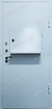 Металлическая дверь с окном в кассу отделка порошковое напыление и ламинат