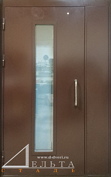 Подъездная дверь со вставкой и стеклом