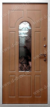 Входная дверь со стеклопакетом и решеткой с отделкой МДФ